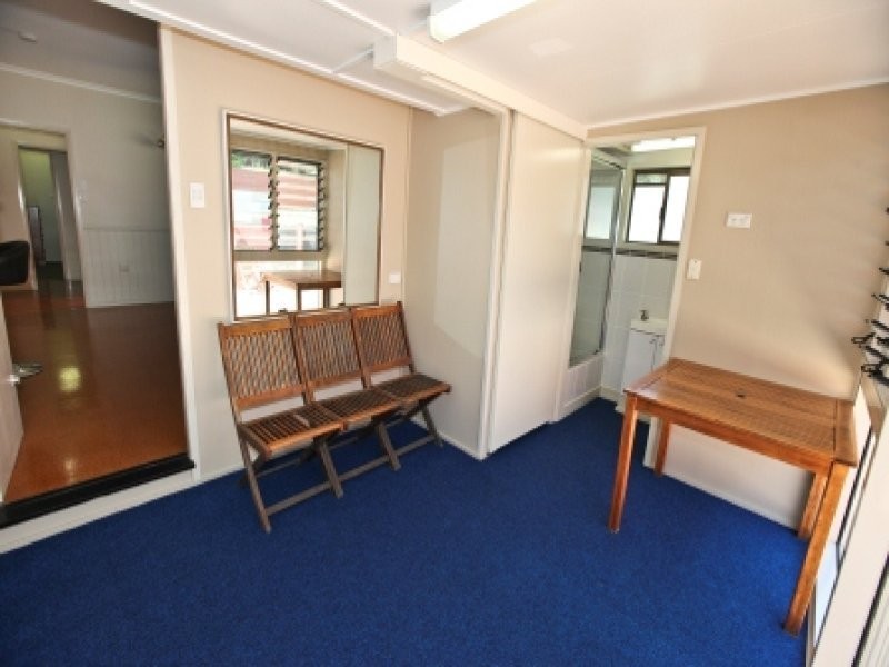 37 FISHER STREET, West Gladstone QLD 4680