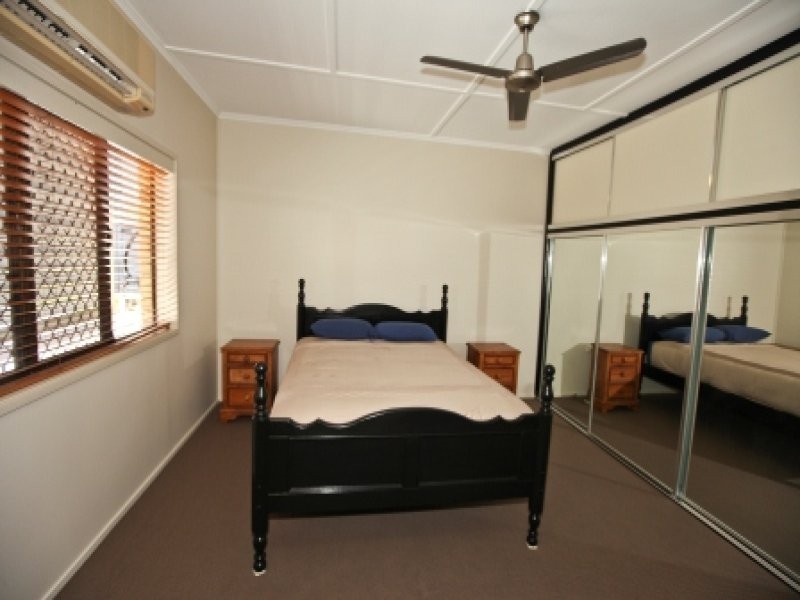 37 FISHER STREET, West Gladstone QLD 4680