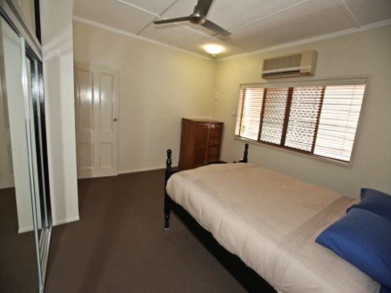 37 FISHER STREET, West Gladstone QLD 4680