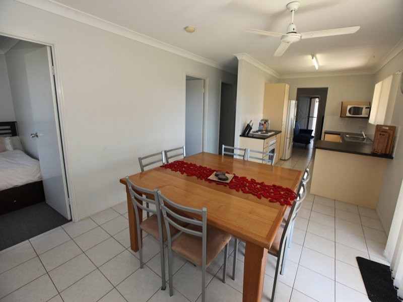 15 Willespie Place, New Auckland QLD 4680