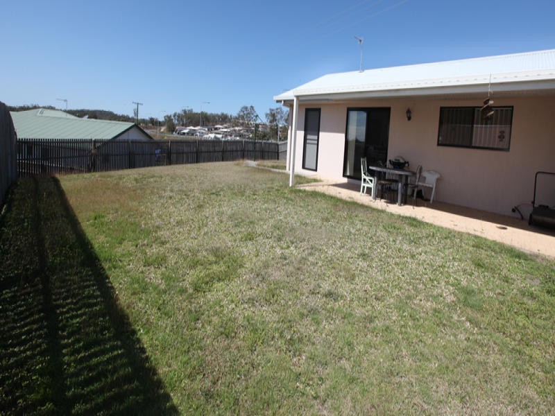 15 Willespie Place, New Auckland QLD 4680