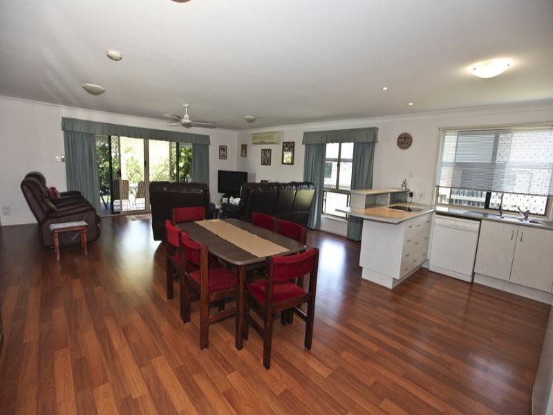 5 Huntington Court, New Auckland QLD 4680