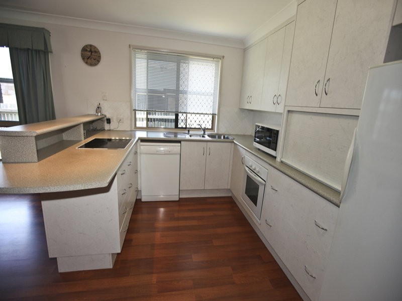5 Huntington Court, New Auckland QLD 4680