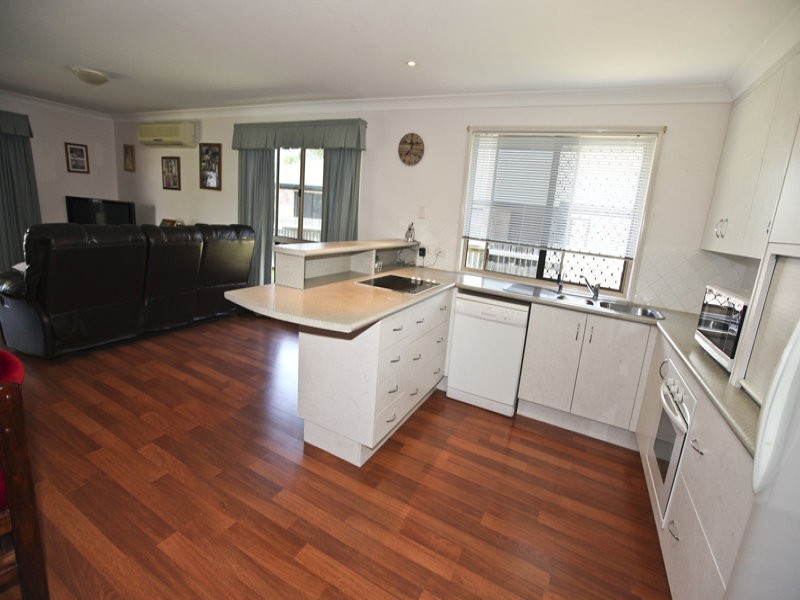 5 Huntington Court, New Auckland QLD 4680