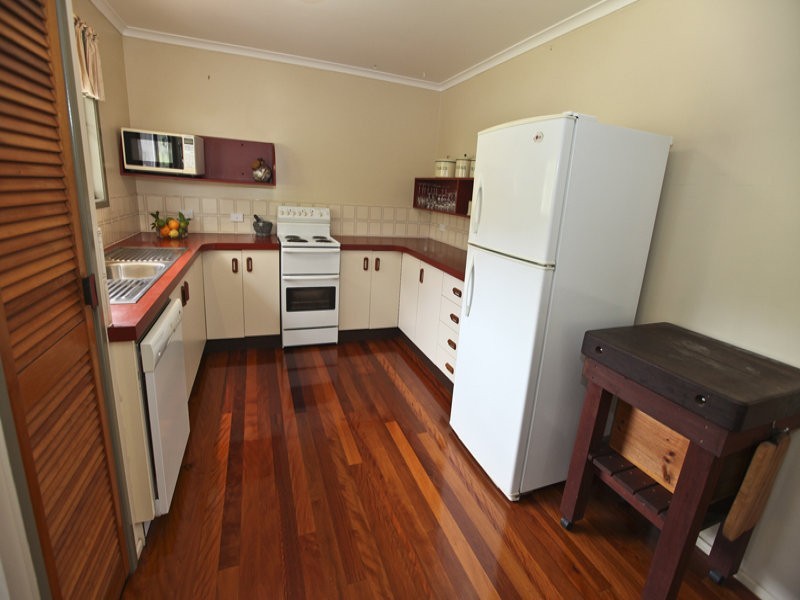 7 Carinya Drive, Clinton QLD 4680