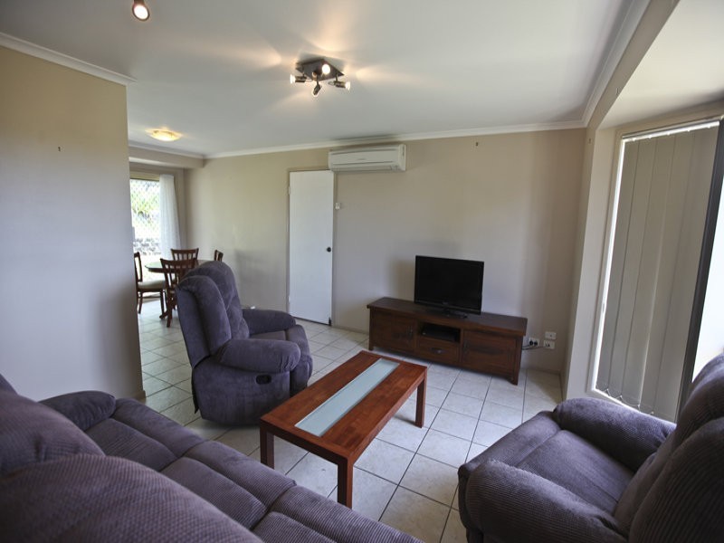 7A Daniel Drive, New Auckland QLD 4680