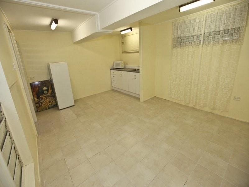 21 Bell Street, Barney Point QLD 4680