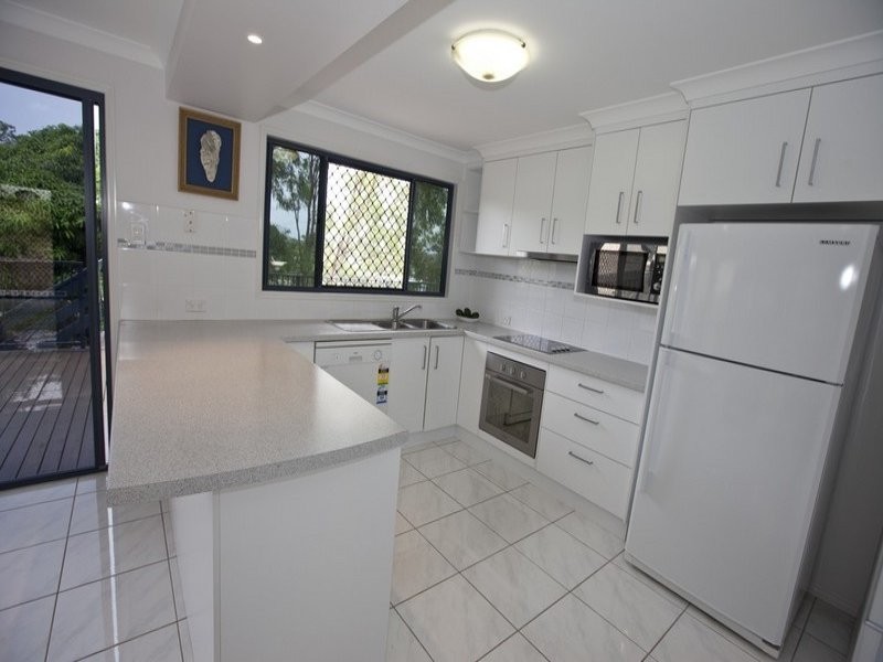 31 Herbertson Street, West Gladstone QLD 4680