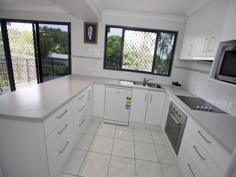 31 Herbertson Street, West Gladstone QLD 4680
