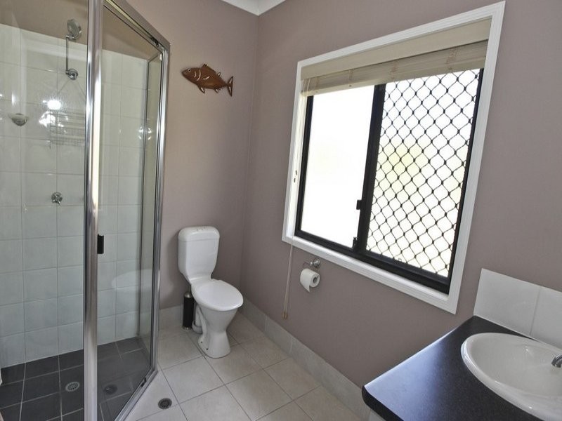 6 Observatory Place, New Auckland QLD 4680