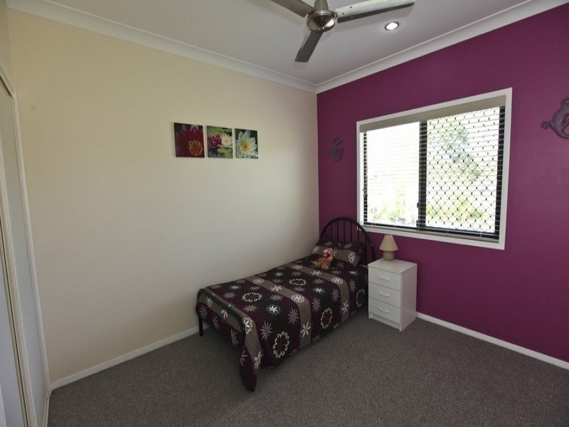 6 Observatory Place, New Auckland QLD 4680