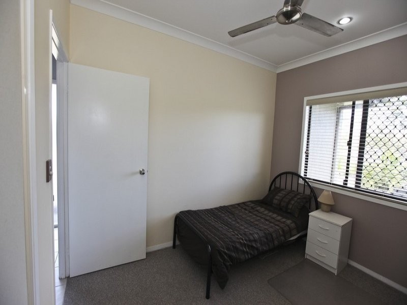 6 Observatory Place, New Auckland QLD 4680