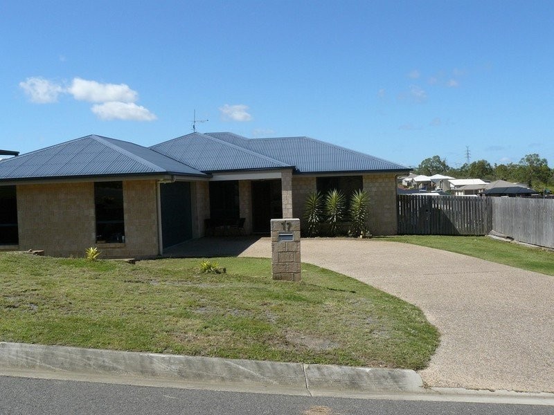 17 Julius Crescent, Clinton QLD 4680