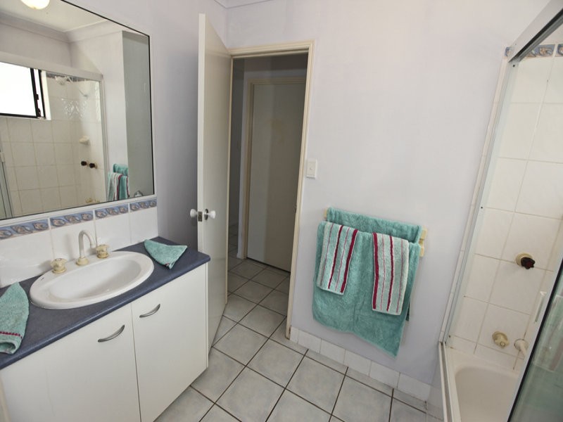 5 Karamea Close, Clinton QLD 4680