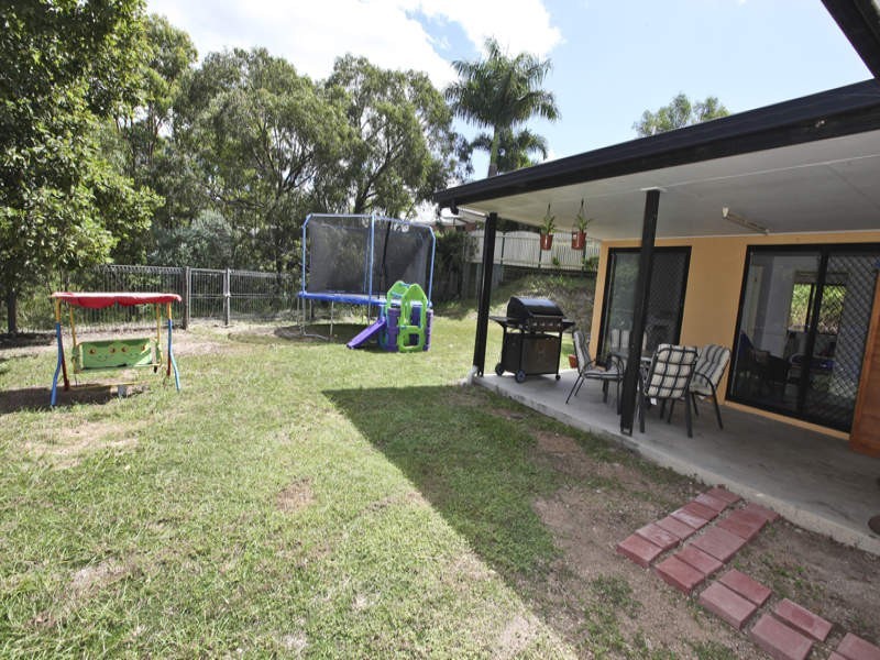 5 Karamea Close, Clinton QLD 4680