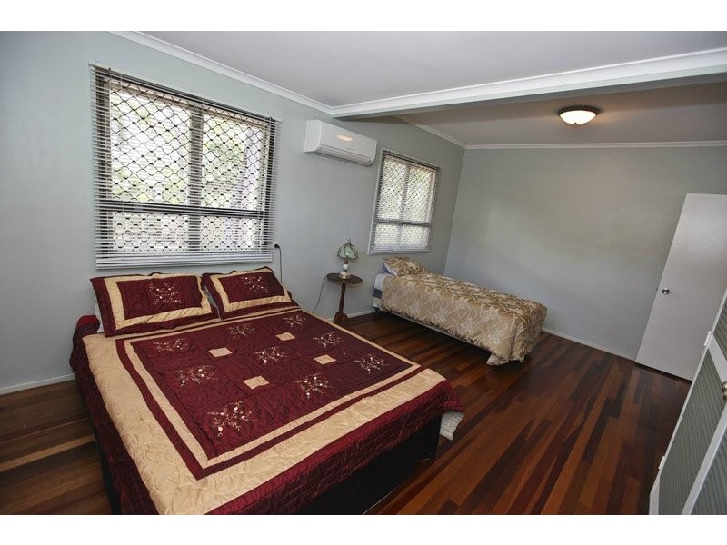 21 Bell Street, Barney Point QLD 4680