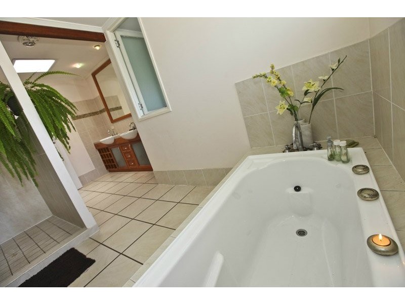 21 Bell Street, Barney Point QLD 4680