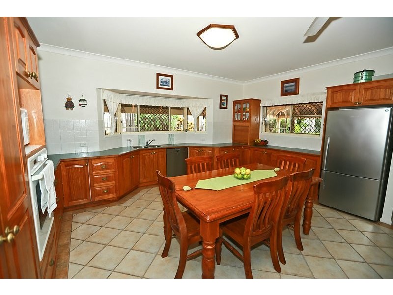 130 J Hickey Avenue, Clinton QLD 4680