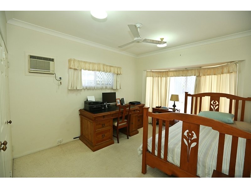 130 J Hickey Avenue, Clinton QLD 4680