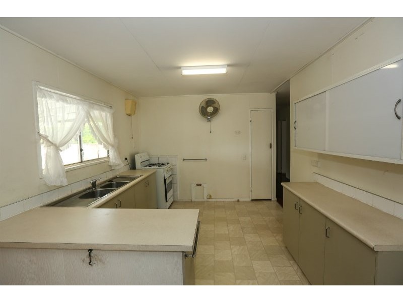 4 ALLAMBEE CLOSE, West Gladstone QLD 4680