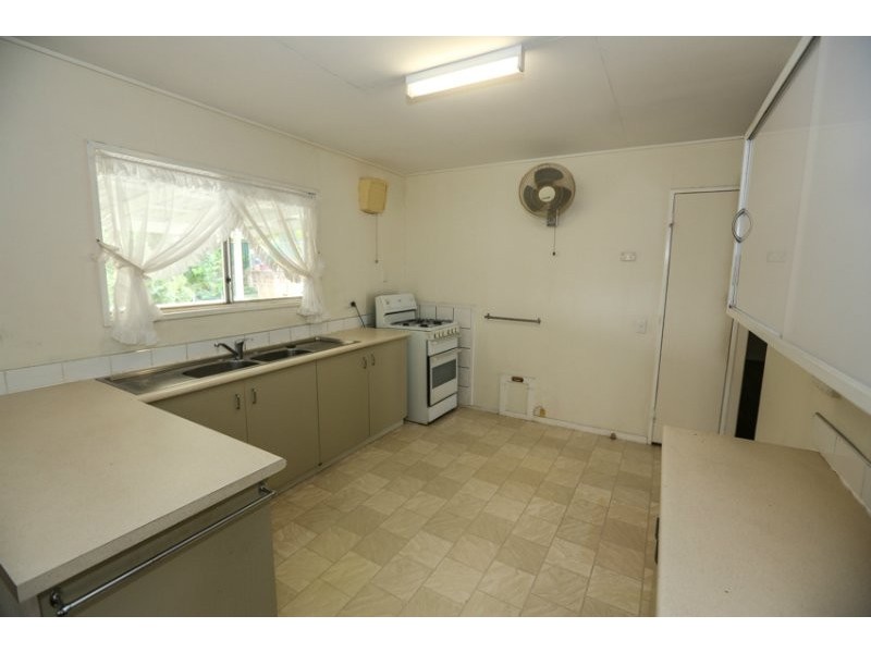 4 ALLAMBEE CLOSE, West Gladstone QLD 4680