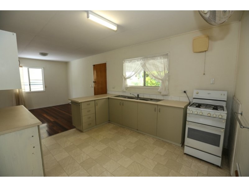 4 ALLAMBEE CLOSE, West Gladstone QLD 4680