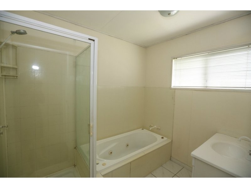 4 ALLAMBEE CLOSE, West Gladstone QLD 4680