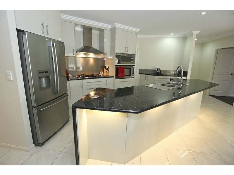 10 Beaver Avenue, South Gladstone QLD 4680