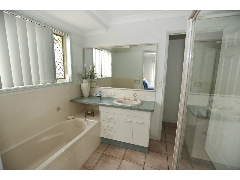 200 J Hickey Avenue, Clinton QLD 4680