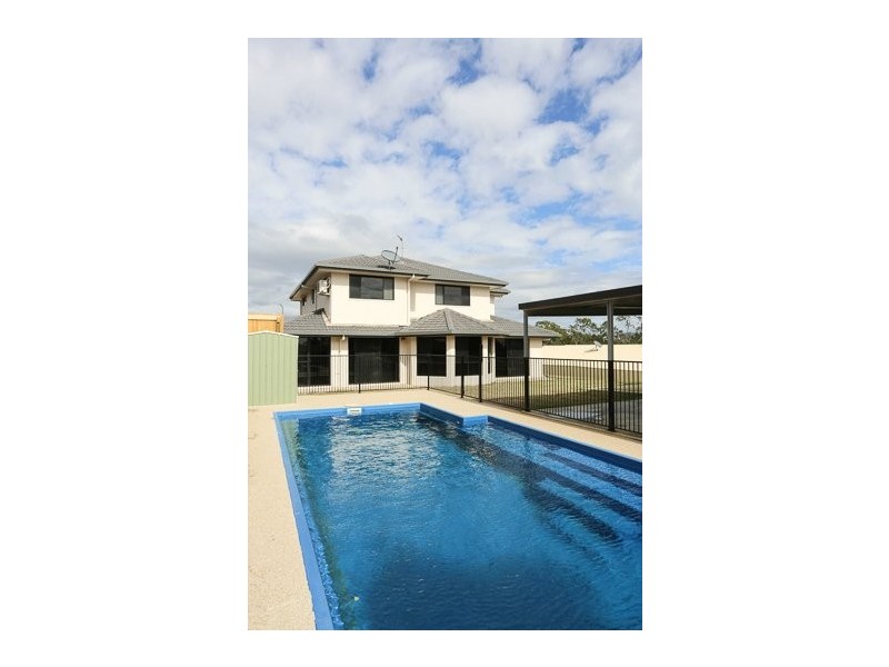 3 Llana Court, New Auckland QLD 4680