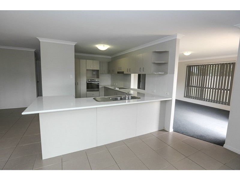 3 Llana Court, New Auckland QLD 4680