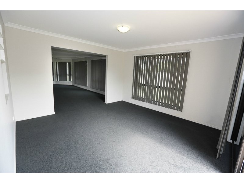 3 Llana Court, New Auckland QLD 4680