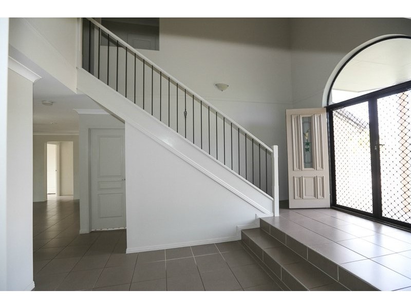 3 Llana Court, New Auckland QLD 4680