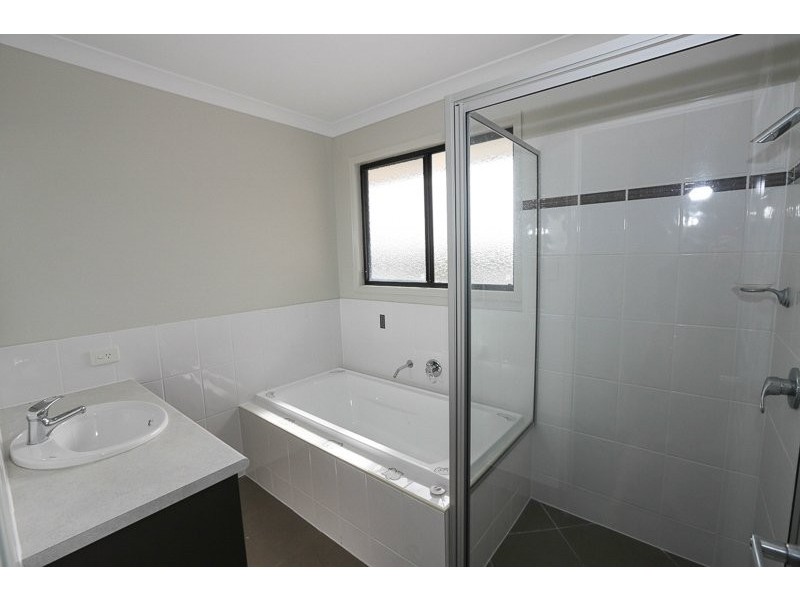 3 Llana Court, New Auckland QLD 4680