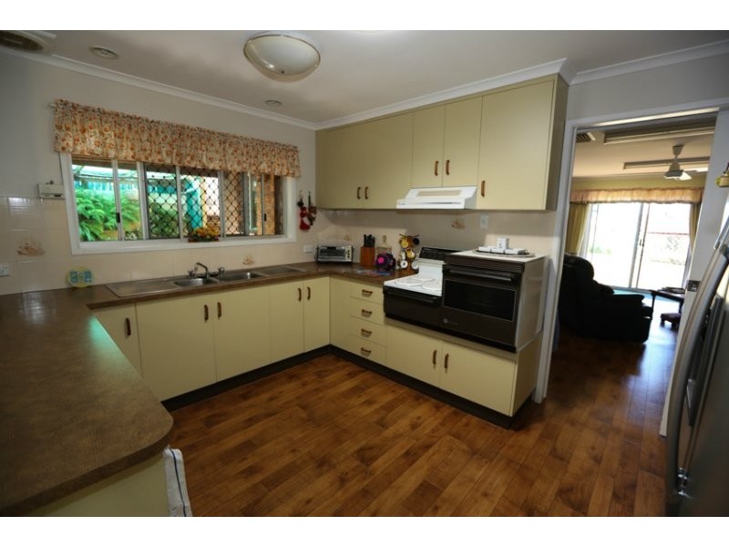4 LAVINIA COURT, Clinton QLD 4680