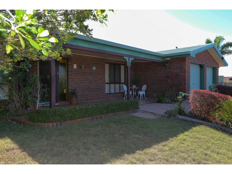 4 LAVINIA COURT, Clinton QLD 4680