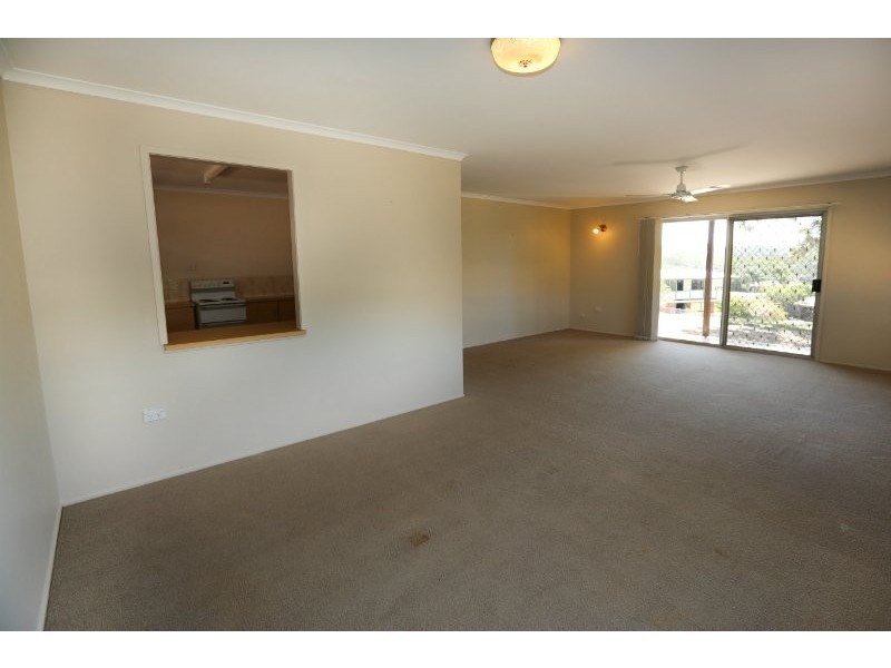 2 CAMBRIDGE CLOSE, Telina QLD 4680