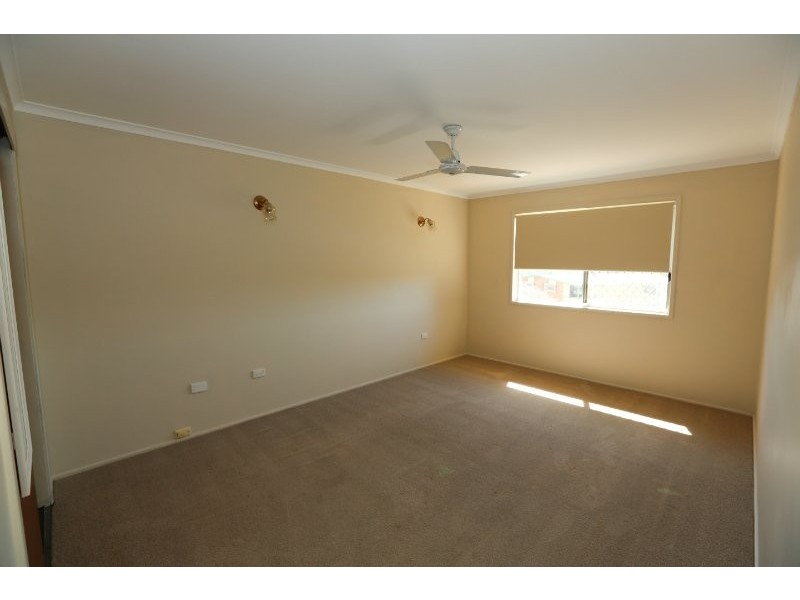 2 CAMBRIDGE CLOSE, Telina QLD 4680