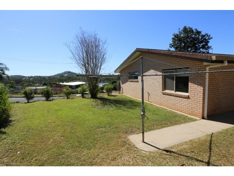 2 CAMBRIDGE CLOSE, Telina QLD 4680