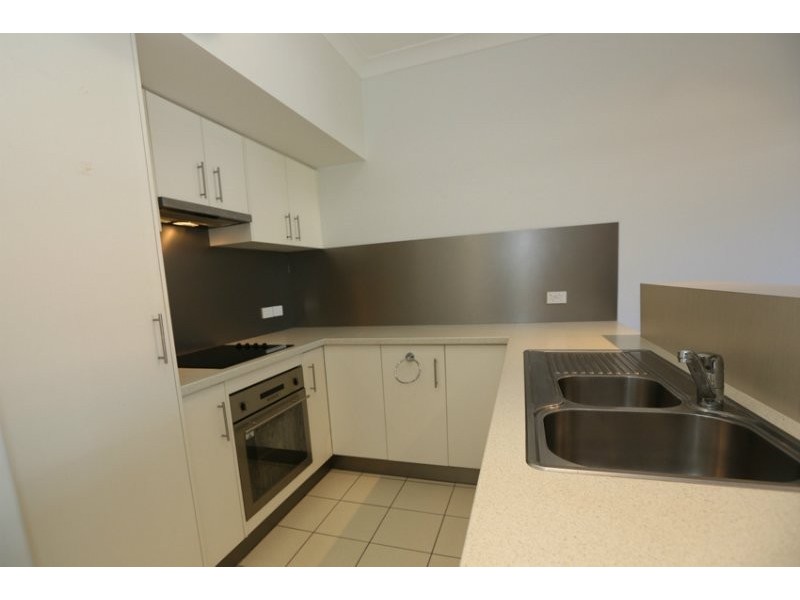 2/10 Nothling Street, New Auckland QLD 4680
