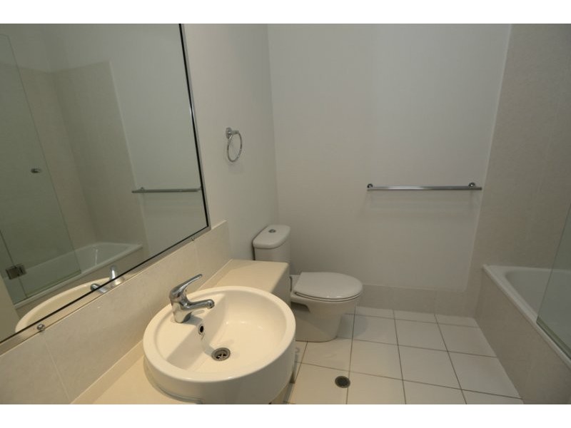 2/10 Nothling Street, New Auckland QLD 4680