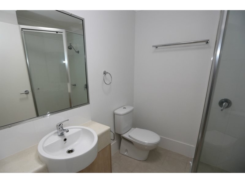 2/10 Nothling Street, New Auckland QLD 4680