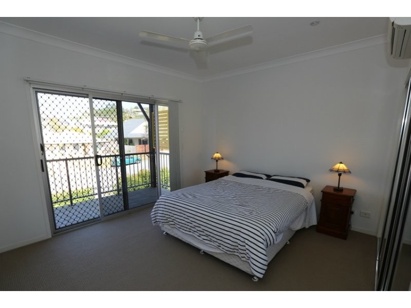 2/10 Nothling Street, New Auckland QLD 4680