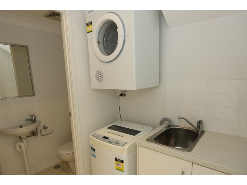 2/10 Nothling Street, New Auckland QLD 4680