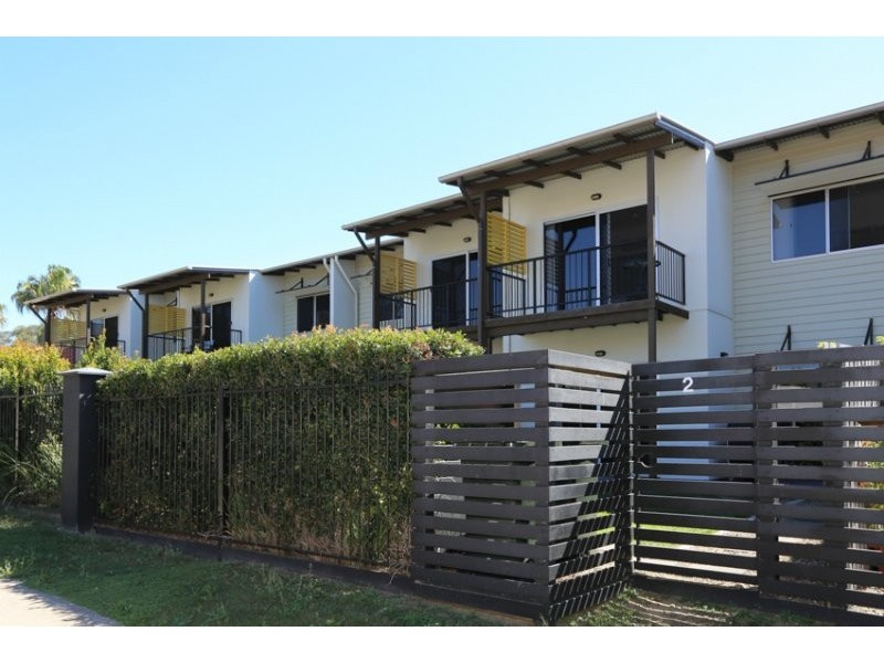 2/10 Nothling Street, New Auckland QLD 4680