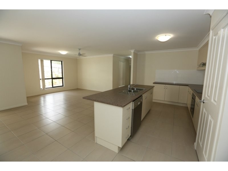 11 Eastwood Street, West Gladstone QLD 4680