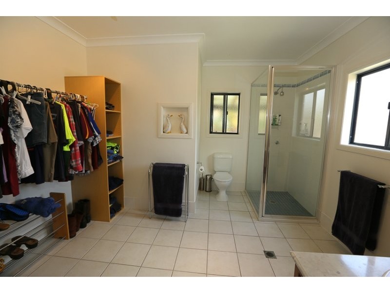 37 Mount Larcom Bracewell Road, Mount Larcom QLD 4695