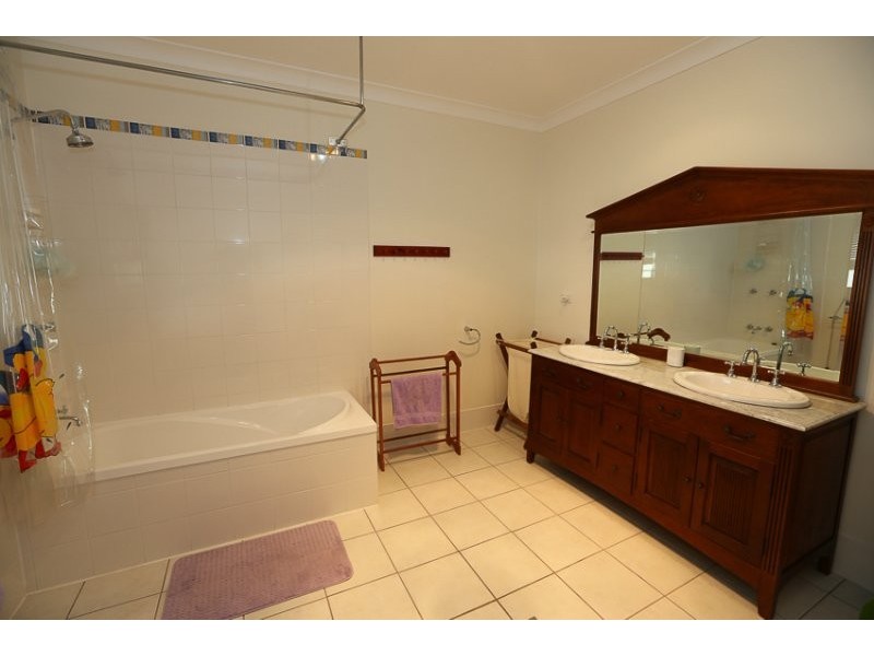 37 Mount Larcom Bracewell Road, Mount Larcom QLD 4695