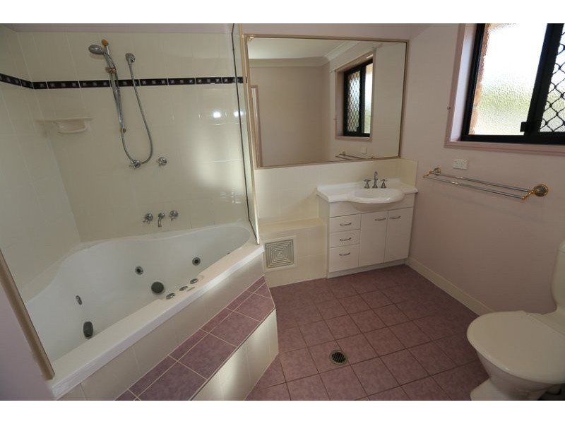 8 OSPREY COURT, South Gladstone QLD 4680