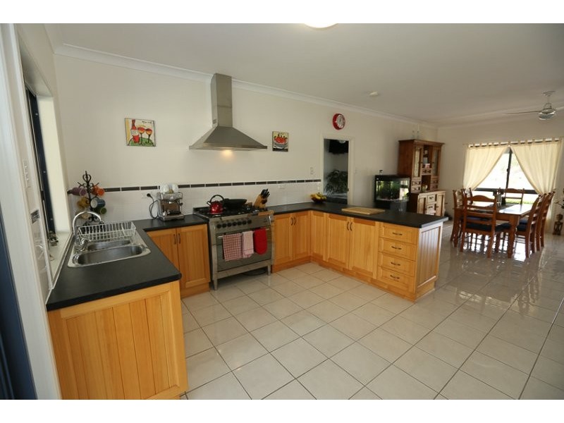 37 Mount Larcom Bracewell Road, Mount Larcom QLD 4695